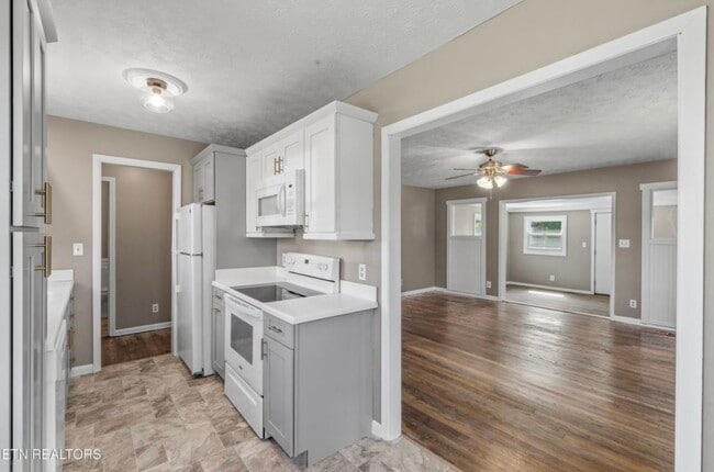 Building Photo - 105 Audubon Rd