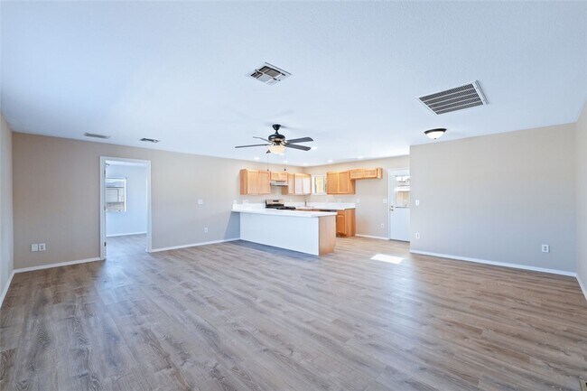 Building Photo - 1453 Luna Ln