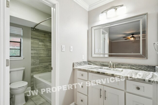 Building Photo - 1476 St Christopher Dr