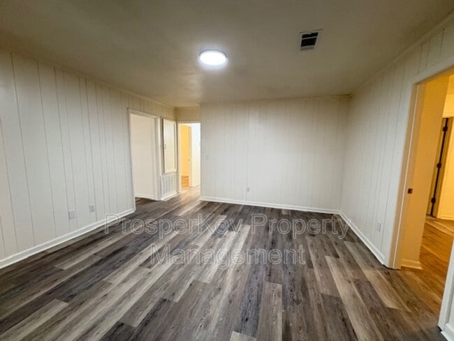 Building Photo - 634 Southern Pines Dr