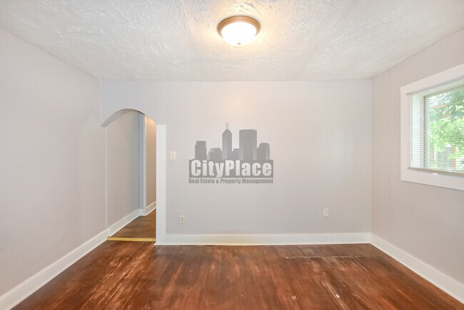 Building Photo - 5408 E Burgess Ave