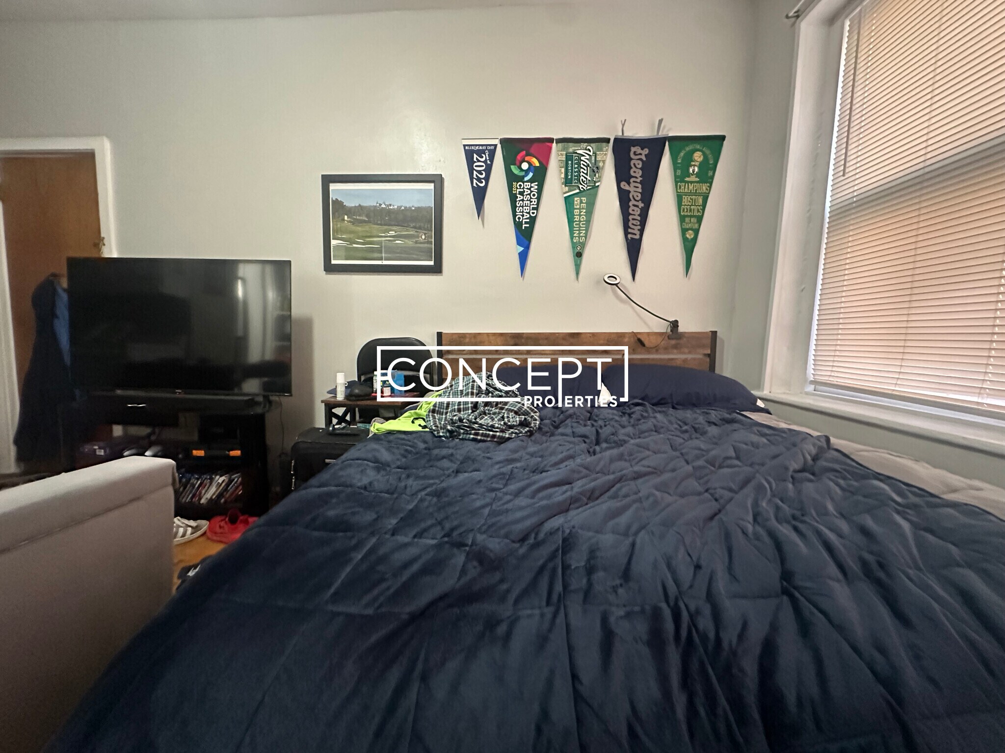 Building Photo - 40 Anderson St