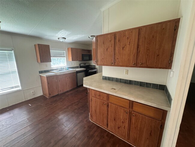 Building Photo - 16415 Tamra Ct