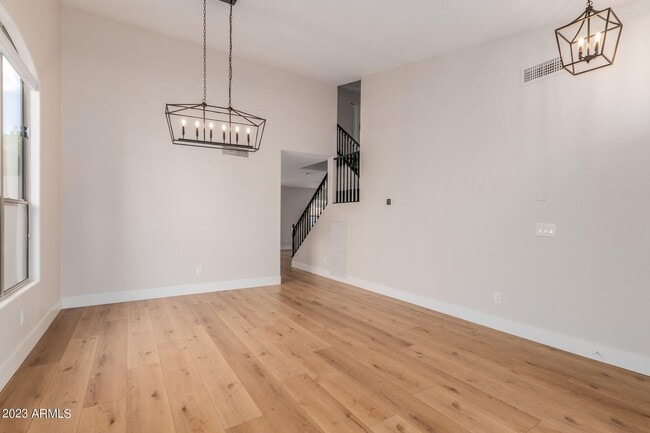 Building Photo - 4 BEDROOM 2.5 BATH 2 STORY LOVELY HOME 2,041 SQ FT SINGLE FAMILY HOME