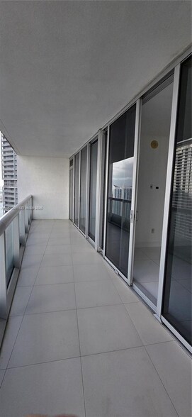 Building Photo - 485 Brickell Ave