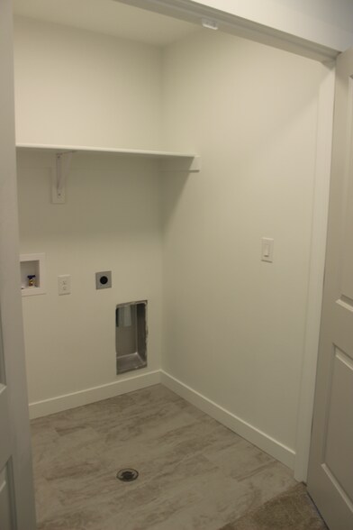 Building Photo - 172 E 1760 N