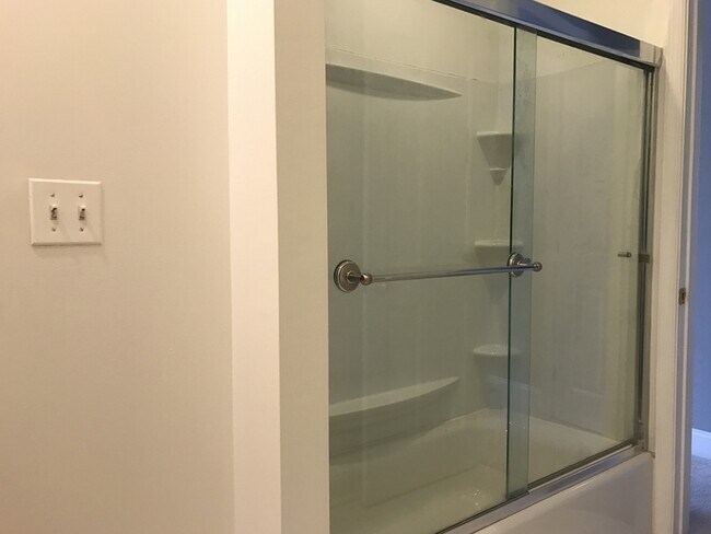 Building Photo - 25 N Montford Ave