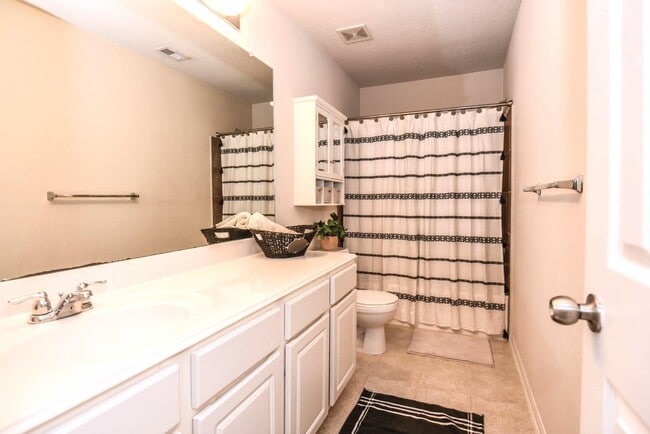 Building Photo - 5827 Annatto Dr