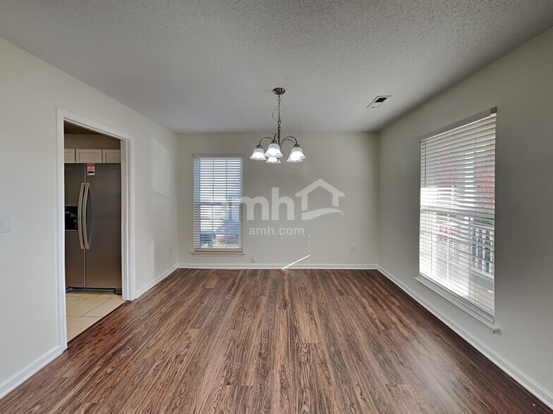 Building Photo - 8616 Warwick Crest Ln