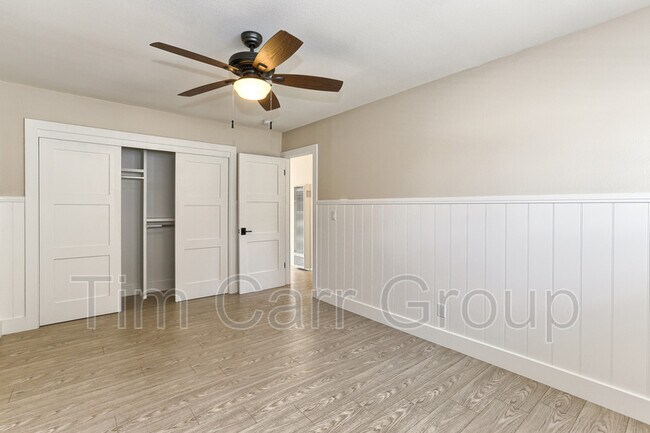 Building Photo - 2048 Garden Ln