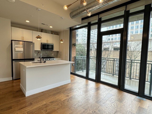 Building Photo - 2000 Clarendon Blvd