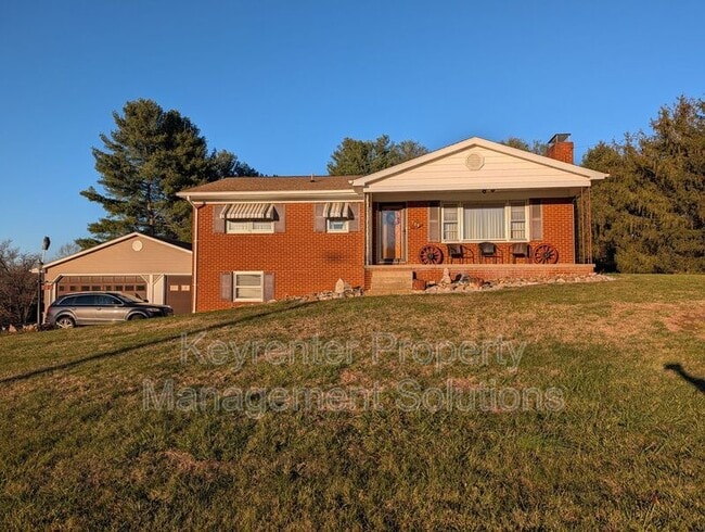 Building Photo - 700 Shenandoah Ave