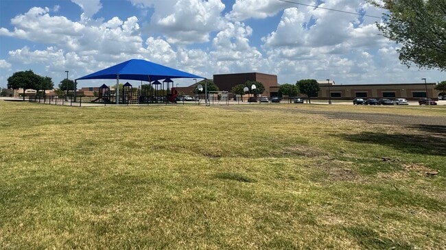 Building Photo - 2126 Hunt Club Trail