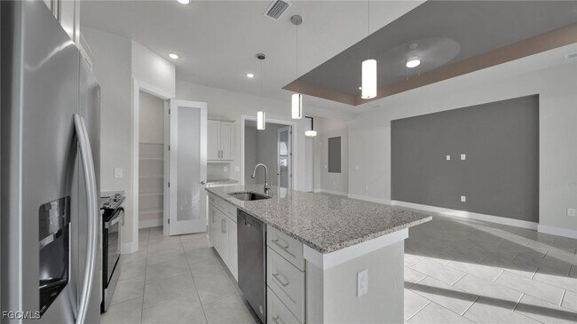 Building Photo - 1704 NW 38th Ave