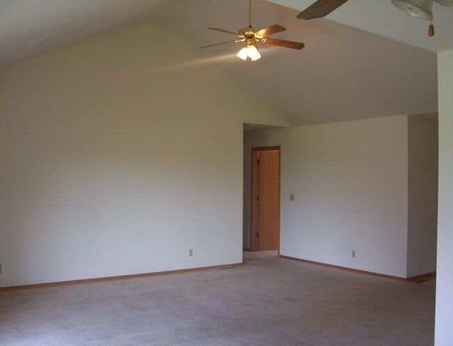 Building Photo - 3305 W Raynell St