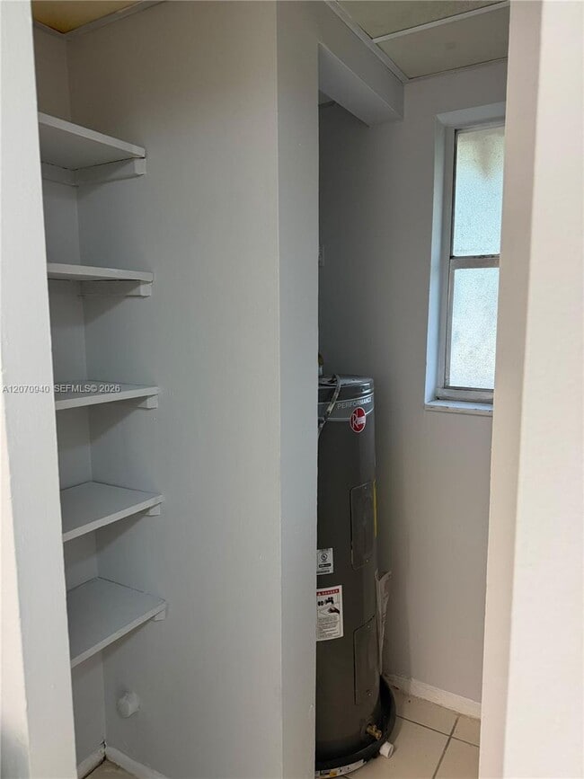 Building Photo - 7925 S Colony Cir