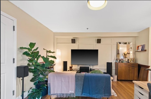 Building Photo - 70 S Munn Ave