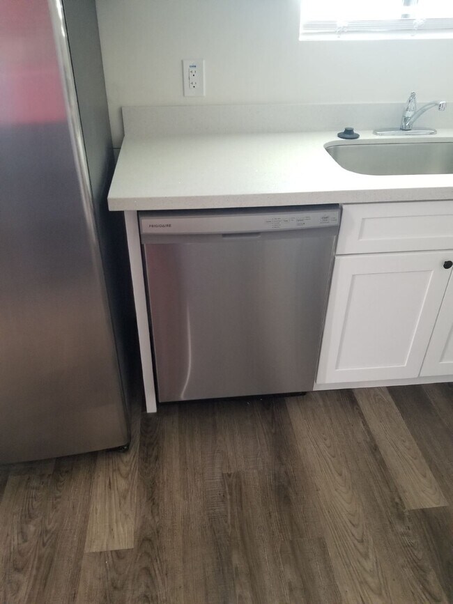 Building Photo - Charming Ground-Level 2BR/1BA with Private Patio Backyard