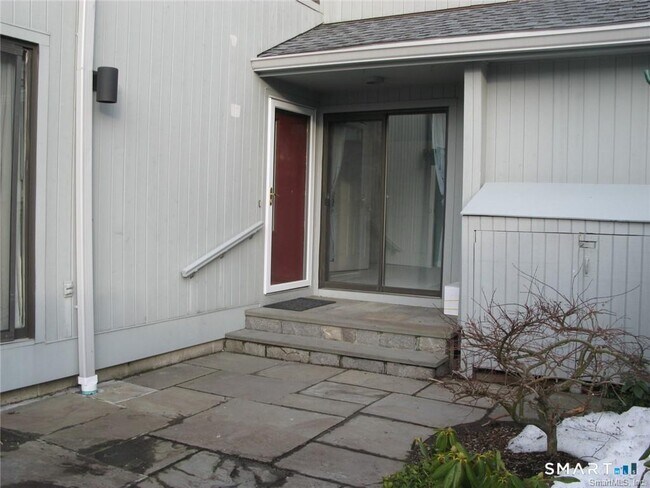 Building Photo - 3 Sandlewood Ln