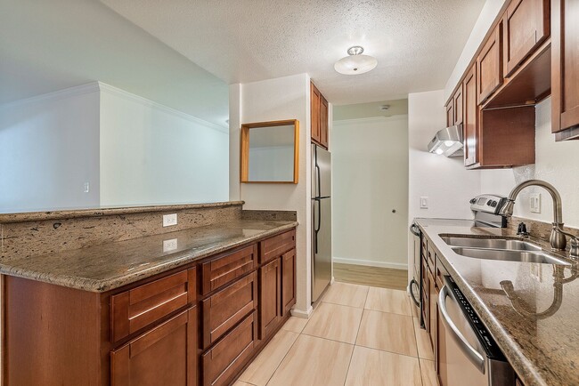 Primary Photo - 1 Bedroom Condo w/Pool, Garage, Elevator, ...