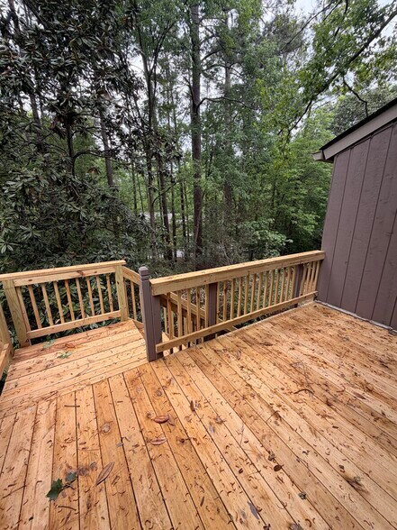 Building Photo - 216 Ridge Trl