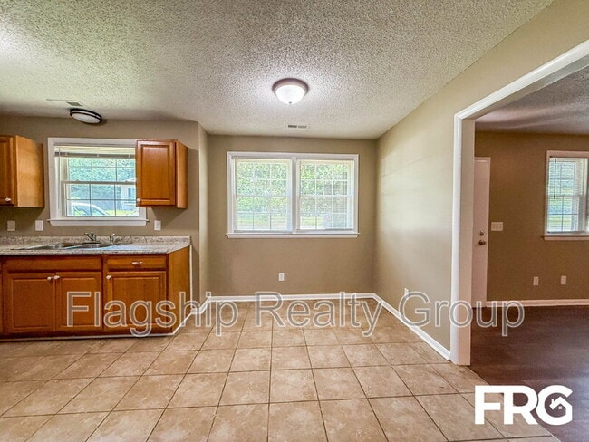 Building Photo - 418 N Kornegay St