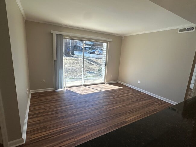 Building Photo - 2BD/2BA Condo located on the Germantown/Memphis Line!