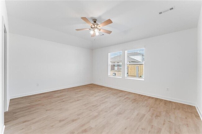 Building Photo - 114 S Maroon Ave