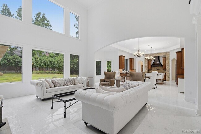 Building Photo - 2707 Turtle Lk Dr