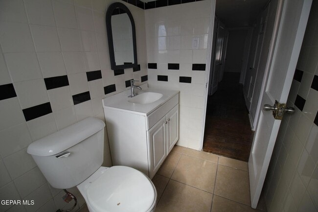 Building Photo - 3200 Richmond Ave