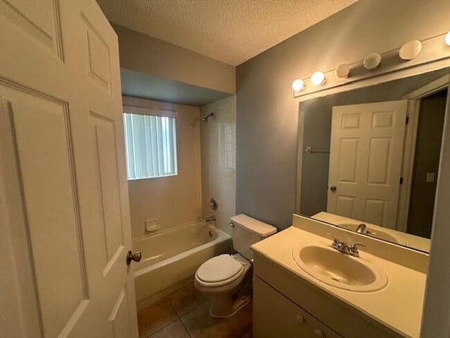 Building Photo - Single Family home for rent !