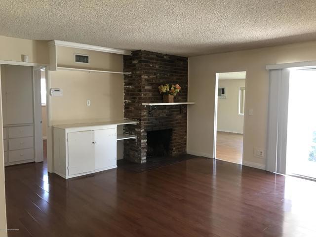 Building Photo - 840 E Florence Ave