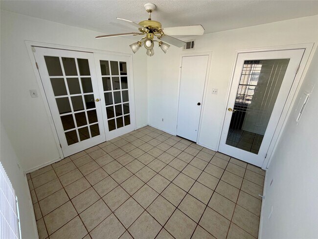 Building Photo - 2750 Holly Hall St