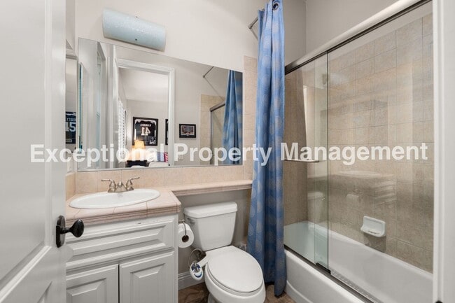 Building Photo - Amazing Executive Estate!