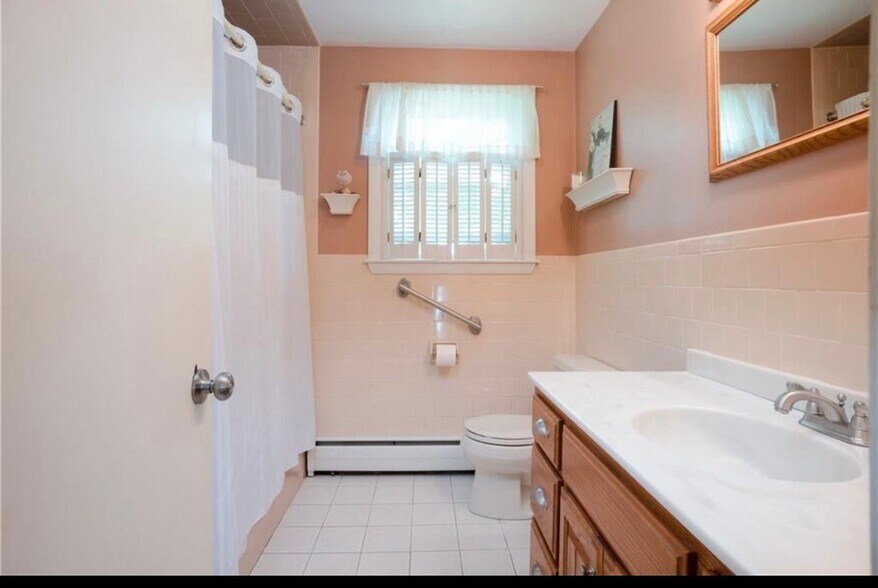 Building Photo - 18 Candlewood Dr