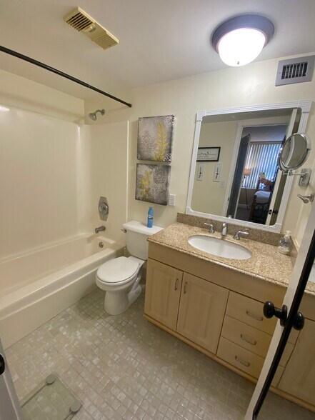 Building Photo - 1401 S Federal Hwy