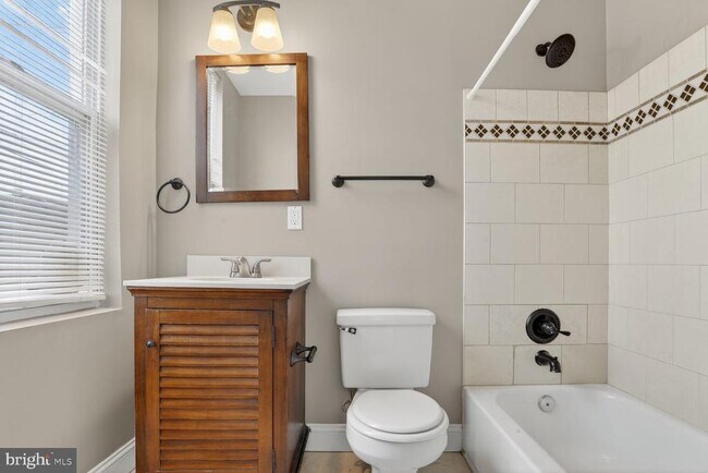 Building Photo - 3300 Dudley Ave