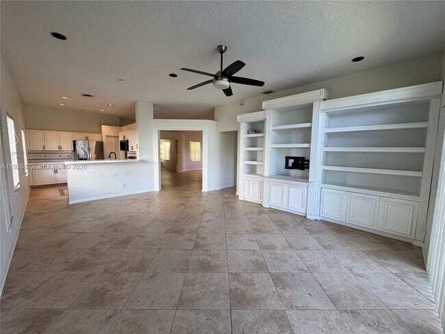 Building Photo - 815 Vista Meadows Dr