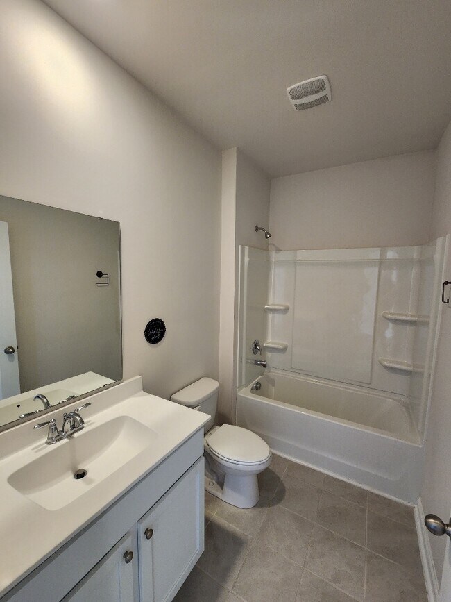 Building Photo - 3537 Bells Lk Cir