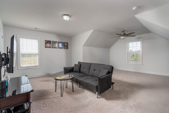 Building Photo - 595 Appalachian Trl S