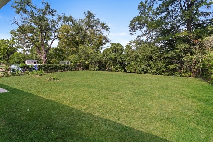 Building Photo - 864 Tivoli Ln