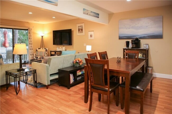 Building Photo - 1000 Sea Island Rd