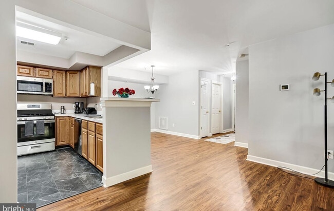 Building Photo - 12217 Fairfield House Dr