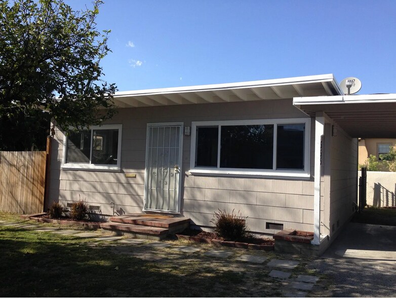 Primary Photo - 555 S Indian Hill Blvd