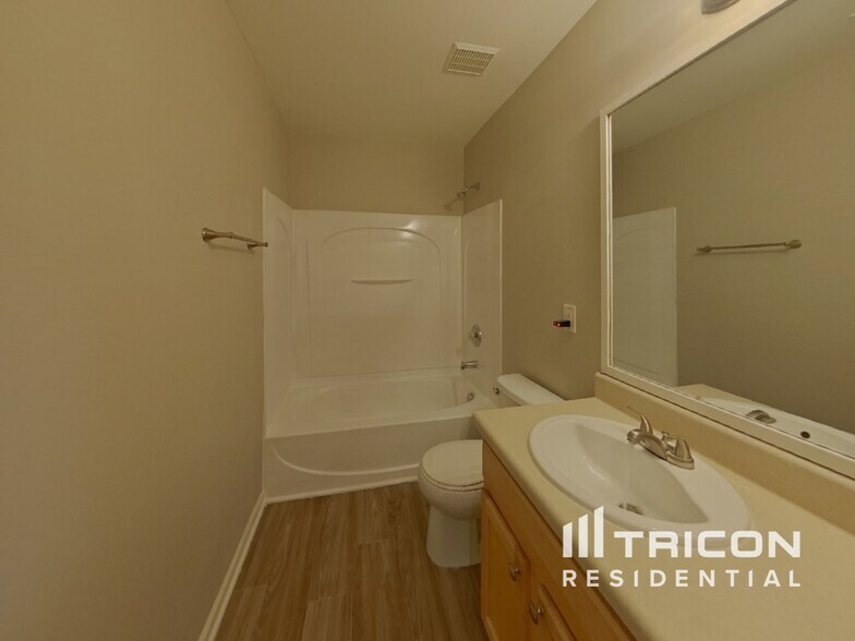 Building Photo - 5322 Peachwood Dr