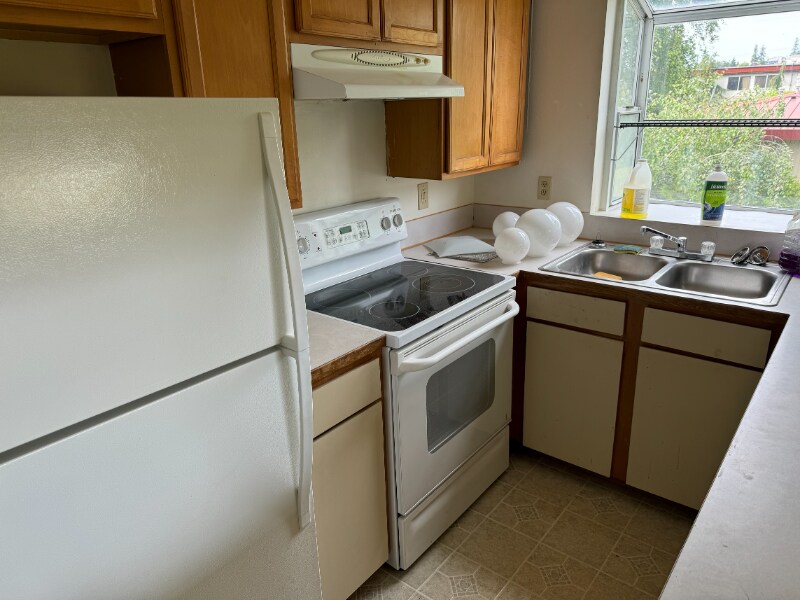 Building Photo - 150 SE Barrington Dr