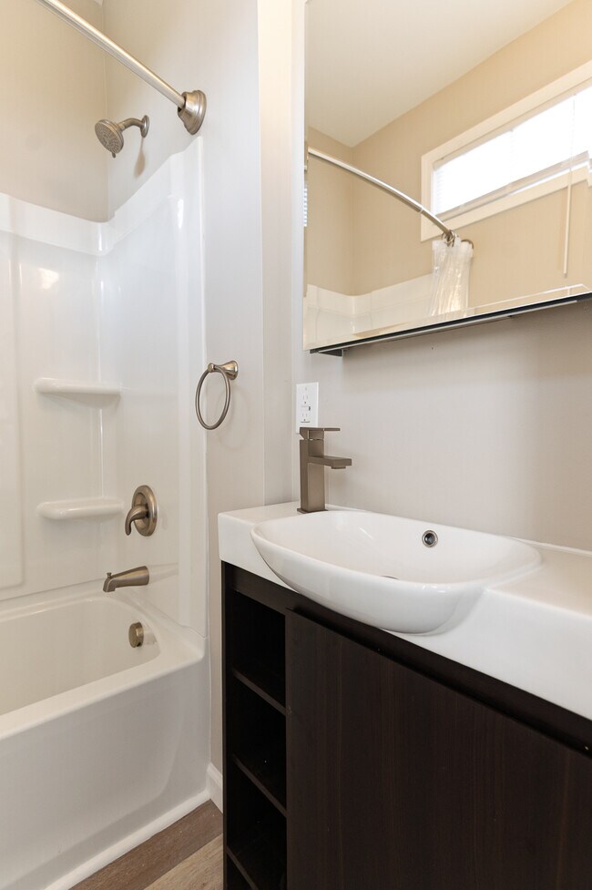 Building Photo - 1 Parkview St