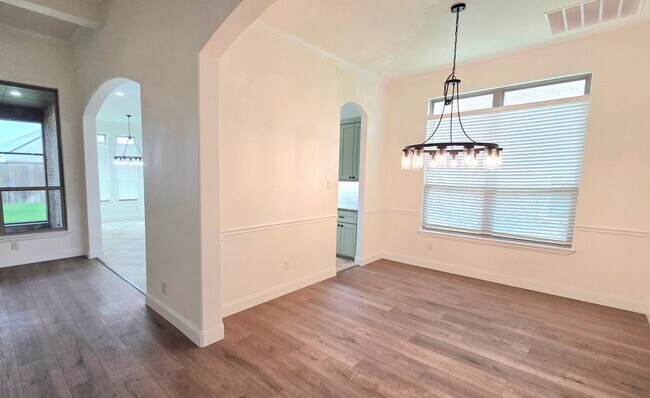 Building Photo - 2206 Hartley Dr