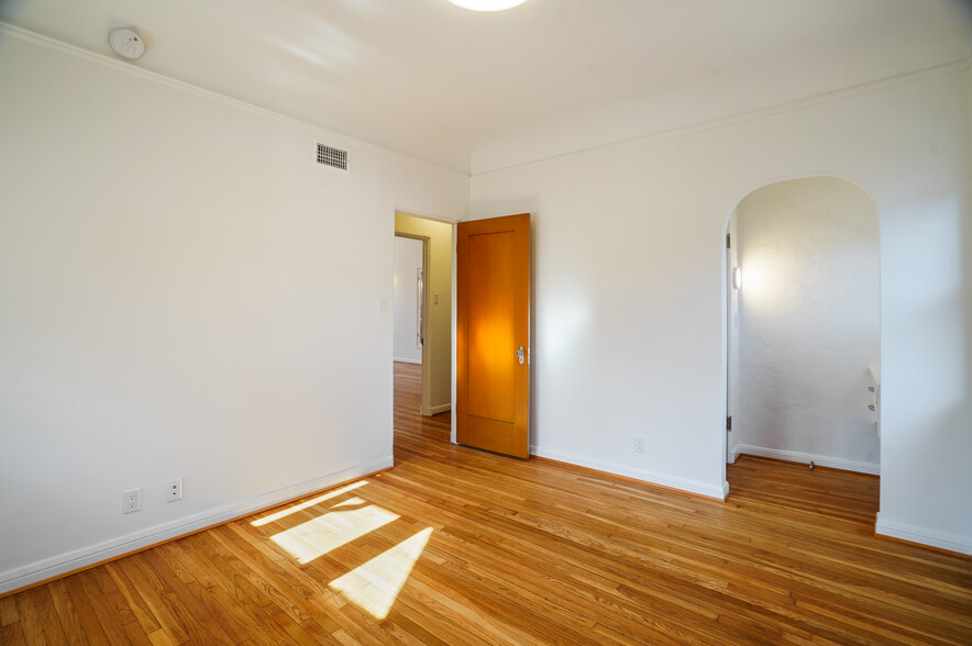 Bedroom - 1557 S Genesee Ave