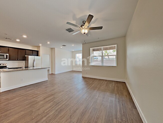 Building Photo - 12514 N 60th Ave